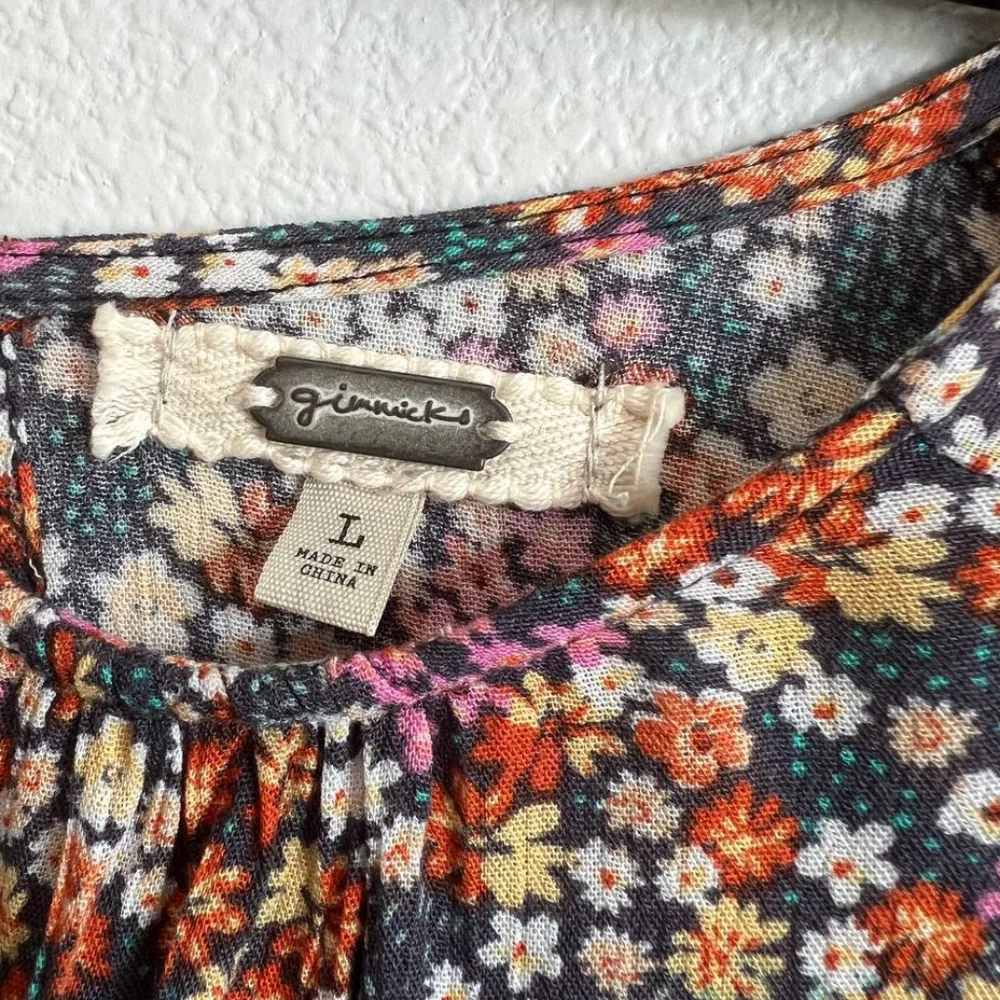 Top - Picture 3 of 4